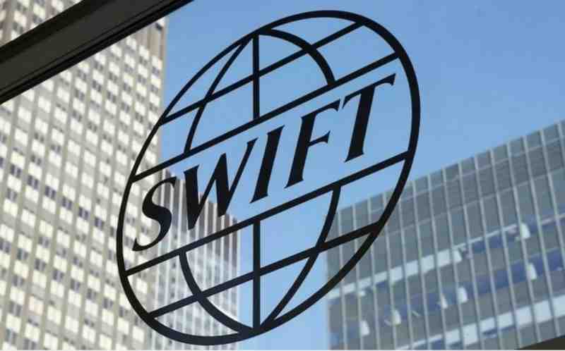 SWIFT готовится к отключению российских банков после "правового распоряжения"