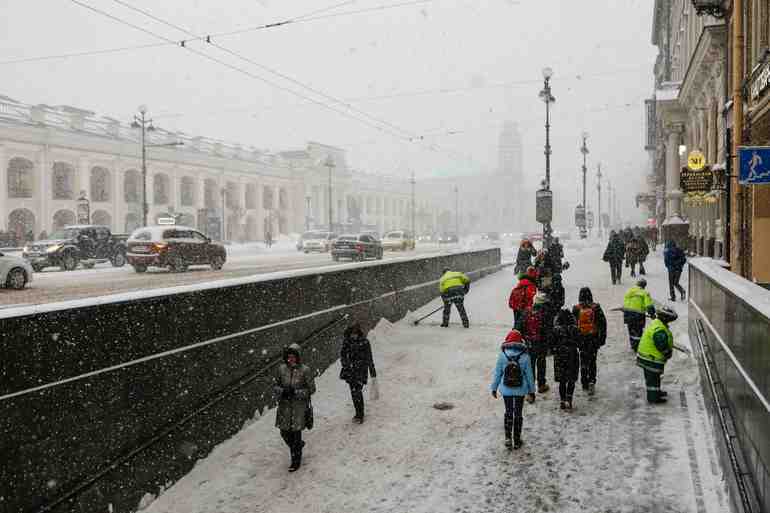 В пятницу в Петербурге будет прохладно, ветрено и скользко