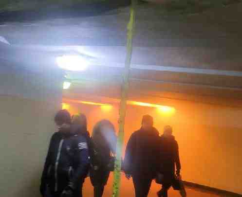 Штукатурка обвалилась в переходе метро Выборгская