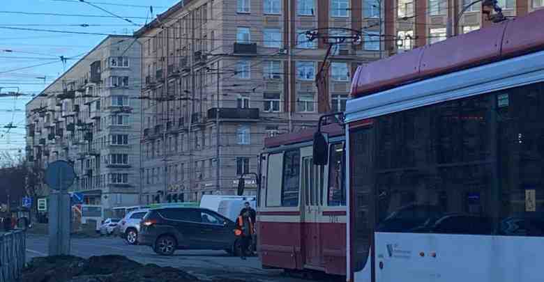 Из-за аварии на Новочеркасской, трамваям не проехать
