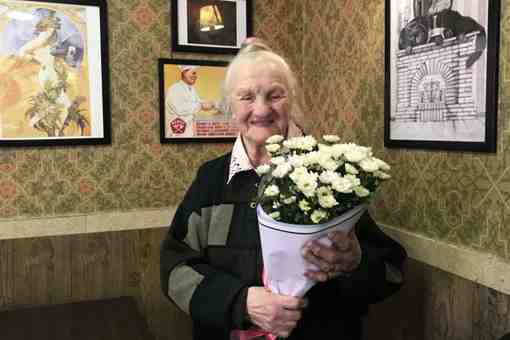 Кинотеатр «Аврора» публично извинился перед 90-летней бывшей актрисой Доротенко, которую [|не пустили] на показ…