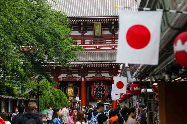 Япония к маю начнет массово пускать в страну иностранных студентов