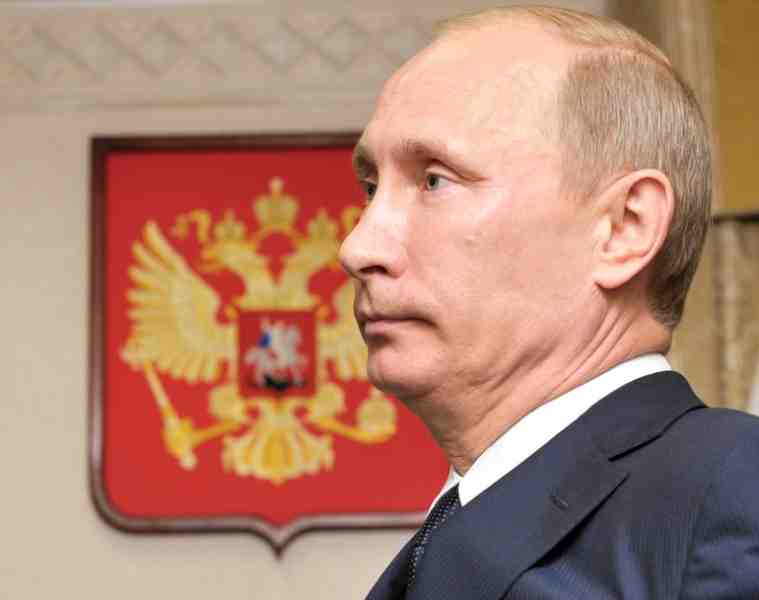 Президент РФ Путин подписал закон о возможности взыскания незаконных средств чиновников с их счетов