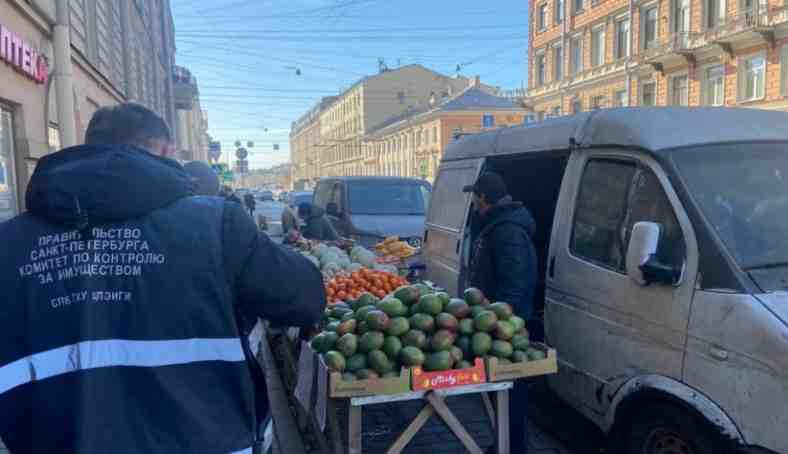 В Петербурге снесли более 43 точек незаконной торговли за неделю - Новости Санкт-Петербурга