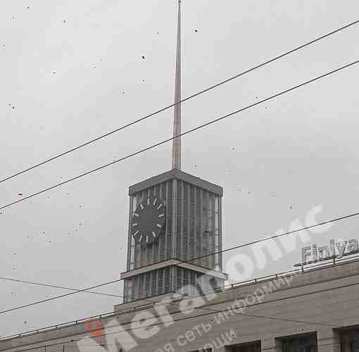 У часов на башне Финляндского вокзала исчезли стрелки. Вечером фото «голого» циферблата прислал «Мегаполису»…