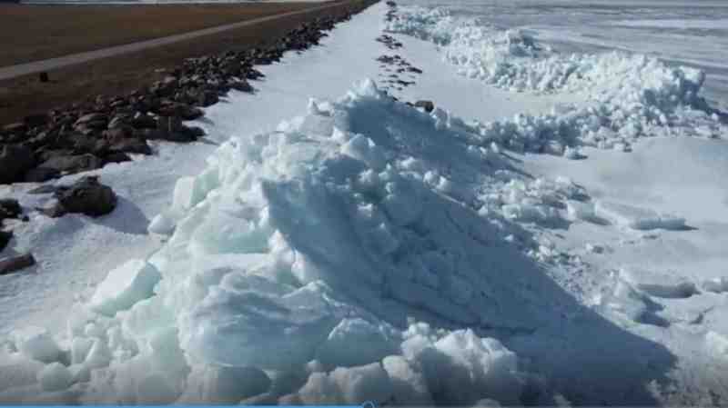 Гигантские навалы льда появились на берегу Финского залива - Новости Санкт-Петербурга