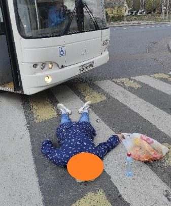 Новости нашего мегаполиса: 1. Водитель автобуса сбила женщину на пешеходном переходе в Калининском районе….