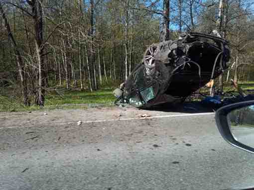 Машина БМВ кувыркалась в Курортном р-не на нижнем Приморском шоссе, перед поселком Солнечное