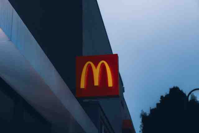 The Bell: российский бизнес McDonald’s может достаться родственнику Назарбаева - Новости Санкт-Петербурга