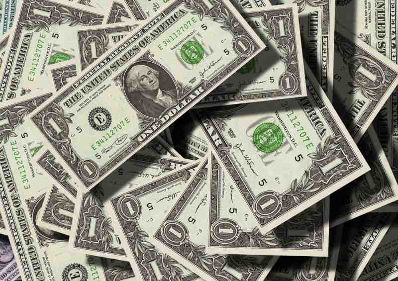 Курс доллара на Мосбирже упал ниже 57 рублей - Новости Санкт-Петербурга