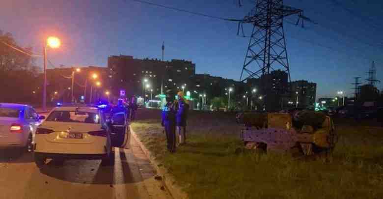 Пьяный мужчина угнал квадроцикл и врезался в полицейскую машину https://m.vk.com/@piteronline24-pyanyi-muzhchina-ugnal-kvadrocikl-i-vrezalsya-v-policeiskuu Article