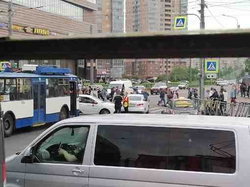 ДТП на перекрёстке ул. Белы Куна и Бухарестской (ст. м. Международная)