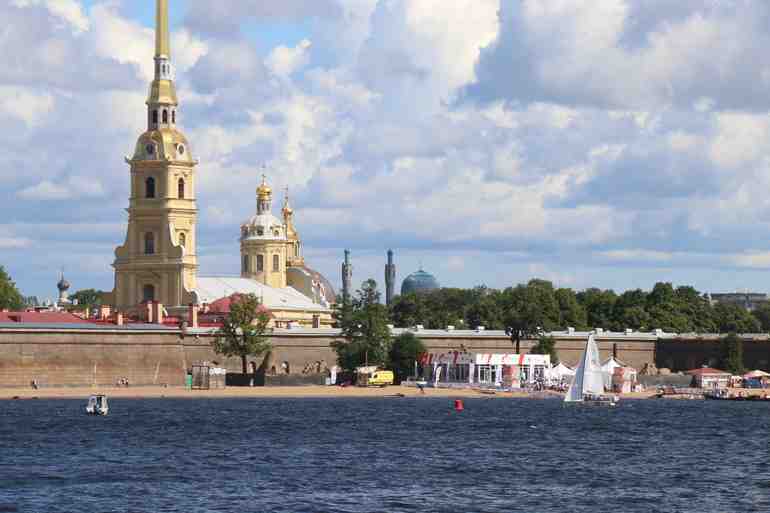 В пятницу, несмотря на солнце, петербуржцы могут столкнуться с дождем - Новости Санкт-Петербурга