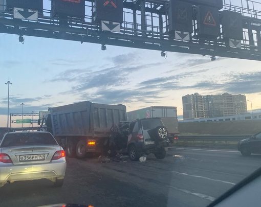 Страшное ДТП на КАДе, у съезда на Московское шоссе. Внутренняя сторона. Выжил ли водитель,…