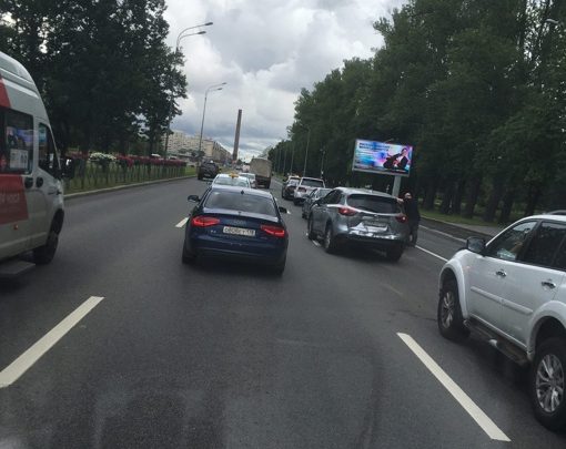На Пулковском шоссе в 10:00 собрался паровозик