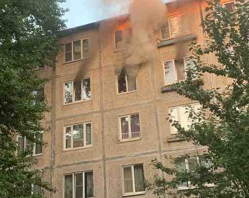 В доме 90 по улице Бабушкина горела обстановка на общей площади 12 кв. метров…
