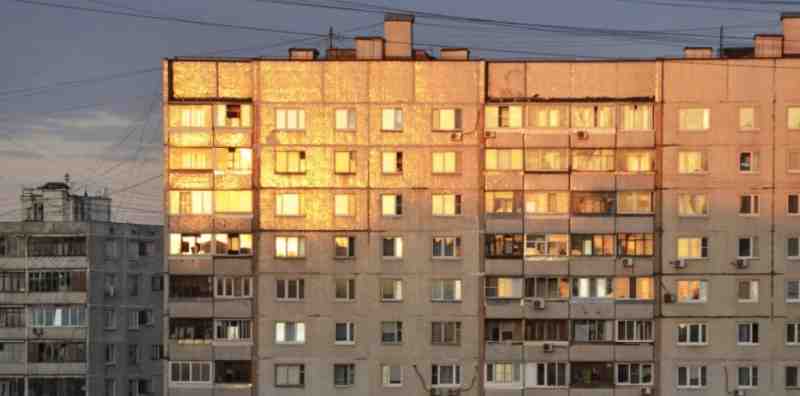 В Тихвине девочка, выпавшая с 8 этажа девятиэтажной «панельки», чудом выжила - Новости Санкт-Петербурга