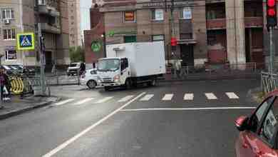 Водители БМВ и Исузу ждут дпс уже 1,5 часана Пулковской улице