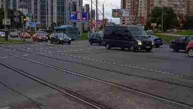 Троллейбусы и трамваи стоят на круговом Ленинский/Стачек. Обрыв кабеля