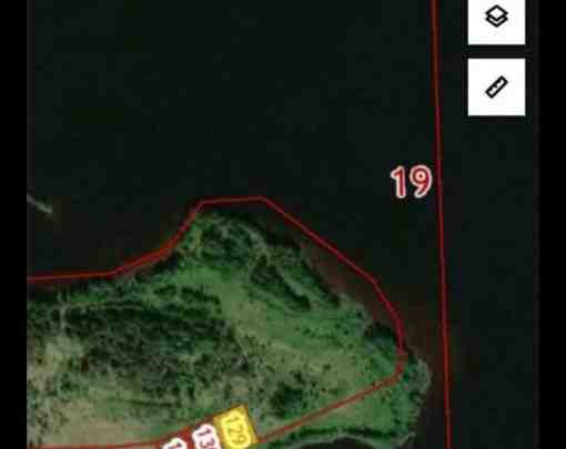 На полуострове продается земельный участок в Республике Карелия, на берегу озера, площадью 1500 кв….