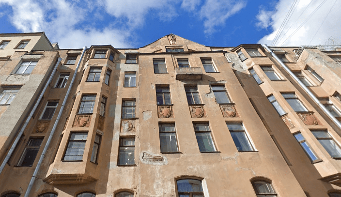 В Петербурге отремонтируют сбитый семь лет назад барельеф Мефистофеля на доме работы Лишневского - Новости Санкт-Петербурга