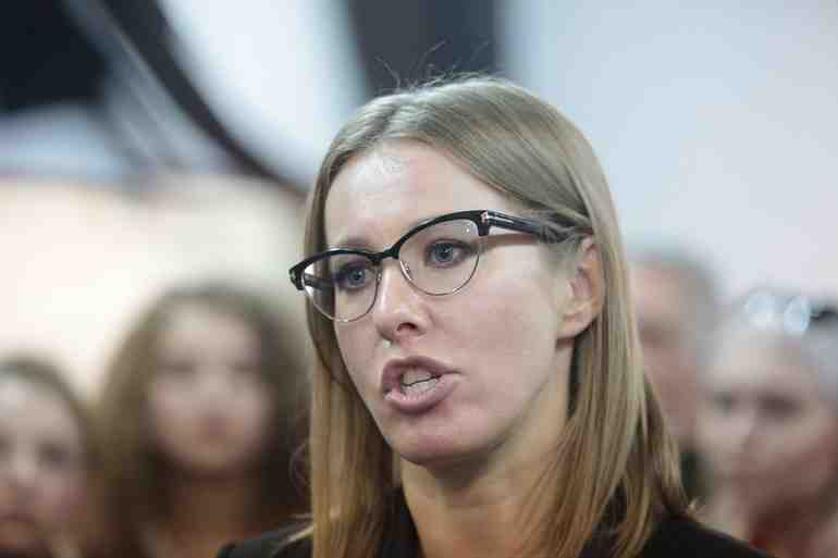 Ксения Собчак заметила телеведущую Екатерину Андрееву на стойке регистрации рейса в Стамбул - Новости Санкт-Петербурга