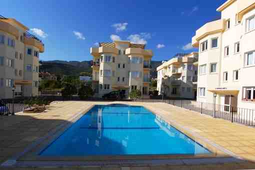 Четырехкомнатная квартира в жилом комплексе, расположенном в центре Алсанджака (Северный Кипр). Вторичная продажа. Оплаченные…