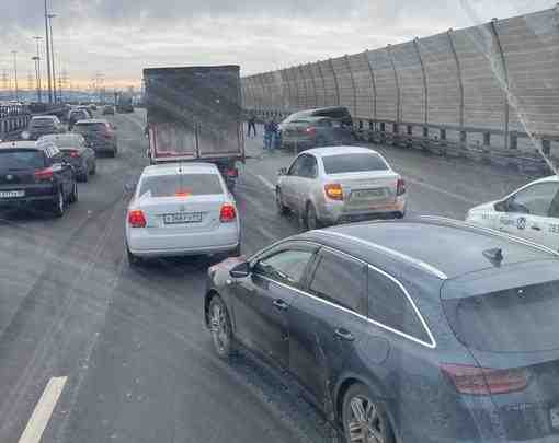 Авария на 59-км внутренней стороны КАД, между Большим Обуховским мостом и Софийской
