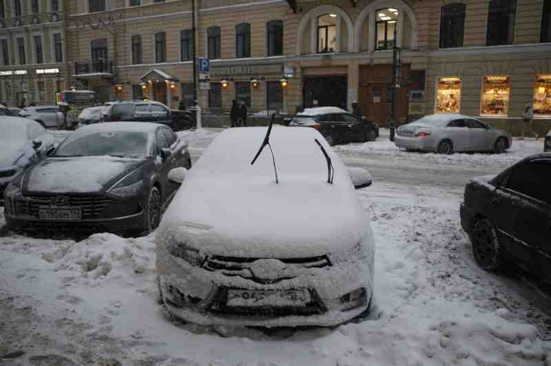Петербург встрял в шестибалльные пробки из-за снега на дорогах - Новости Санкт-Петербурга