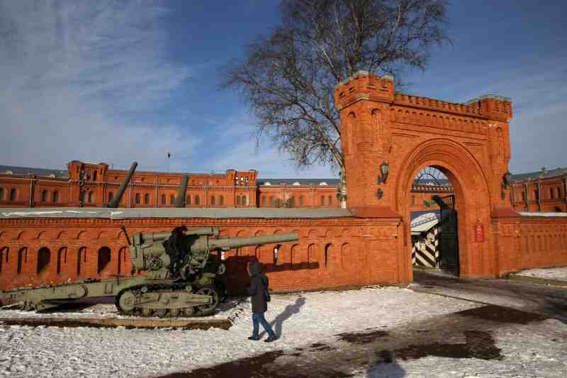 В петербургском Музее артиллерии открыли выставку личных вещей Юрия Никулина - Новости Санкт-Петербурга