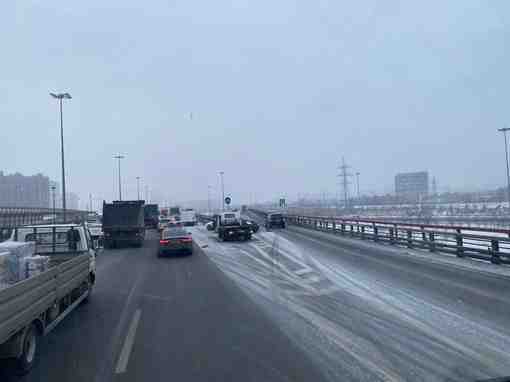Авария на внутренней стороне КАД в районе Московского шоссе