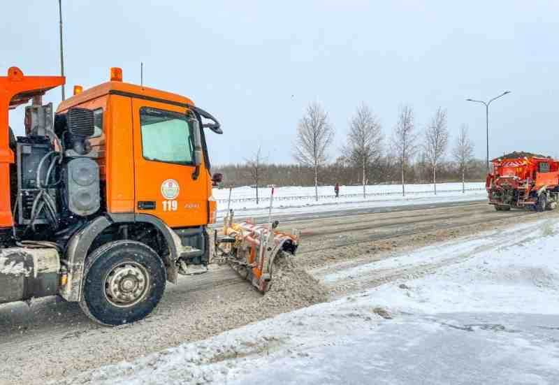 Петербуржцам рассказали, куда обращаться по вопросам уборки снега - Новости Санкт-Петербурга