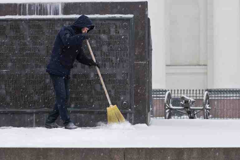 Коммунальщики не справляются со снегом: дороги Петербурга «утопают в грязи» - Новости Санкт-Петербурга