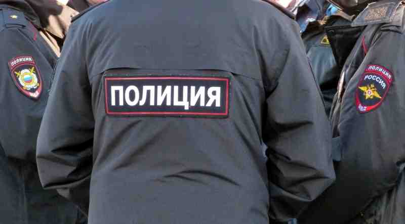 В Петербурге мужчина напал на офис быстрых займов и украл пачку билетов «Банка приколов» - Новости Санкт-Петербурга