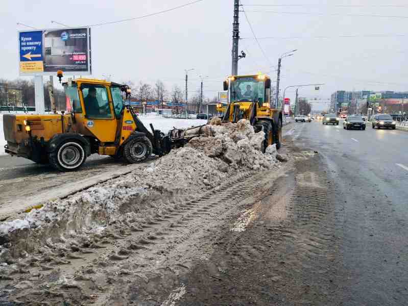 В Петербурге начали чистить платные парковки от снега - Новости Санкт-Петербурга