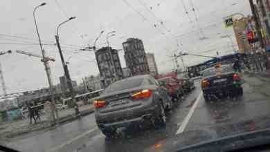 тройничок на перед перекрёстком Ленинского проспекта с улицей Доблести