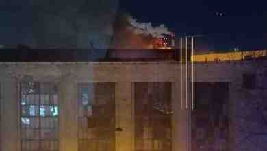 Пожар произошел в 3-этажном здании Завода прецизионных сплавов в Василеостровском районе Пламя распространилось на…