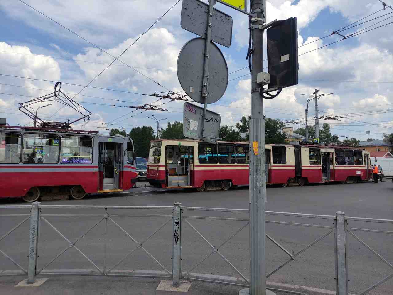 Гт спб. Перекресток Санкт-Петербург. АТС на перекрёстке гражданского проспекта и улицы Гидротехников. Дорожные происшествия в Санкт-Петербурге сегодня.