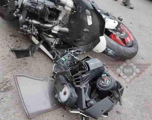 Ваз 2107 и мотоцикл столкнулись на Новочеркасском проспекте у дома 32к1. Мотоциклист в сознании…