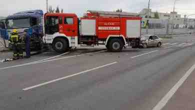 Сегодня Киа Cпектра не пропустила пожарных в городе Колпино на пересечении Заводского с Софийской