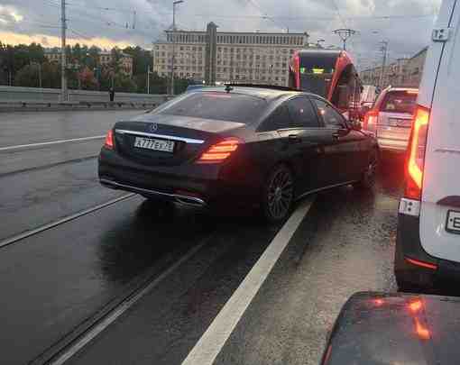 Авария на пересечении Бабушкина и Ивановской, въезд на Володарский мост со стороны Народной 20-25…