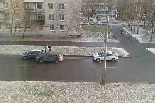 Уважаемые водители НЕ ГОНЯЙТЕ по улице Тамбасова. Это тихая улица, если вы заехали на…