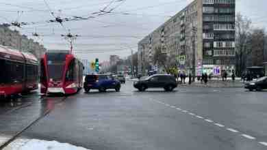 Киа и Ниссан устроили ДТП возле метро Улица Дыбенко