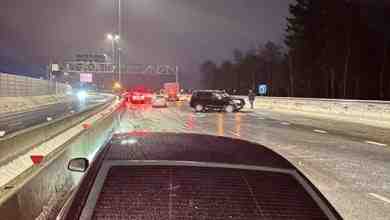 На Таллинском шоссе перед Кипенью массовая авария, трасса перекрыта сейчас порядком 20 машин. На…