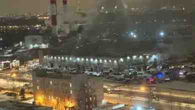 На улице Ванеева ангар автосервиса размером 50х50 метров горит на площади 300 кв. метров