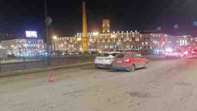 Geely и VW притерлись на Лиговским проспекте напротив метро пл. Восстания