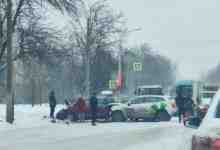 В Стрельне на Санкт-Петербургском шоссе произошло ДТП по направлению из города. Каршеринг похоже не…