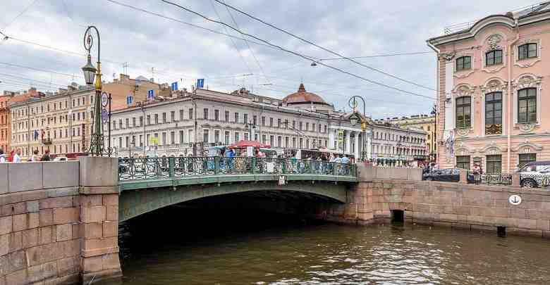 История мостов Петербурга. Цветные мосты через реку Мойку https://m.vk.com/@piterxm-istoriya-mostov-peterburga-cvetnye-mosty-cherez-reku-moiku Article