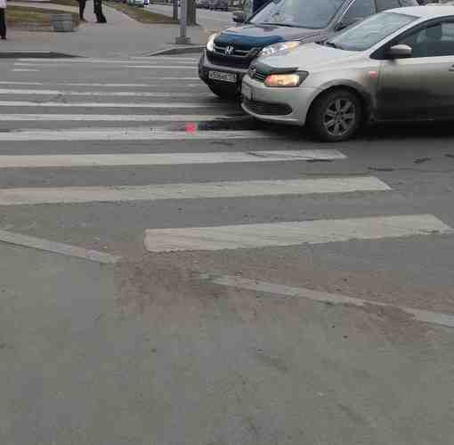 Дтп в 17:15 на перекрёстке улиц Седова и Смоляной, троллейбус 14 маршрута не смог…
