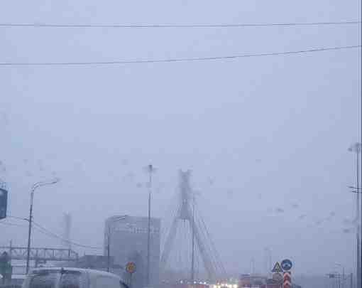 Заезд на мост на проспекте Александровской фермы в сторону улицы Седова полностью перекрыт. Авария…